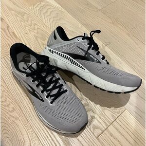 Brooks Adrenaline GTS 22 Running Shoe - Men's Size 12 / Used / Great Condition